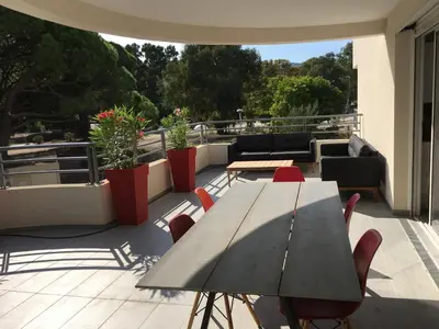 Balcon ou terrasse dans l'établissement les rivages de calvi
