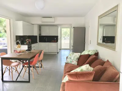 Cuisine ou kitchenette dans l'établissement les rivages de calvi