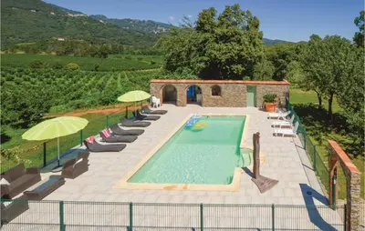 Piscine de l'établissement Awesome Home In Santa Maria Poggio ou située à proximité