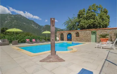 Piscine de l'établissement Beautiful Home In Santa Maria Poggio ou située à proximité