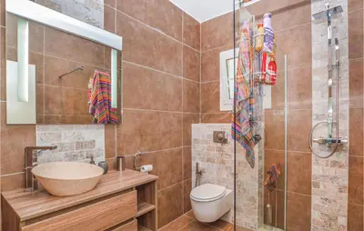 Salle de bains dans l'établissement Amazing Home In St Florent With Wifi