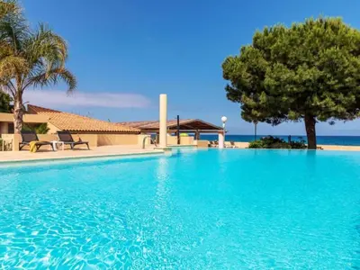 Piscine de l'établissement Apartment MB4 Loggia by Interhome ou située à proximité