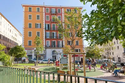 Quartier de l'hôtel ou autre quartier proche