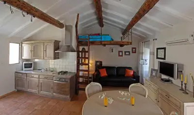 Cuisine ou kitchenette dans l'établissement Latu Corsu - Côté Corse - Gites et chambres d'hôtes au Cap Corse