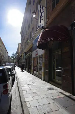 Quartier de l'hôtel ou autre quartier proche