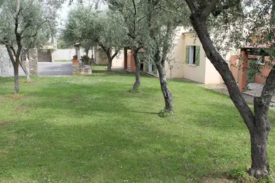 Jardin de l'établissement Domaine Le Clos des Oliviers