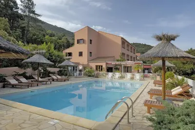 Piscine de l'établissement Résidence Stella Marina ou située à proximité