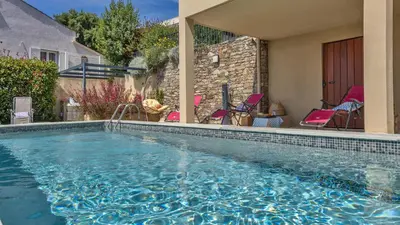 Piscine de l'établissement Les Terrasses d'Erbalunga ou située à proximité
