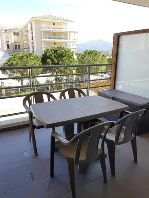Balcon ou terrasse dans l'établissement Super emplacement à Calvi