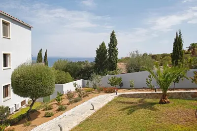 Jardin de l'établissement Hôtel Funtana Marina