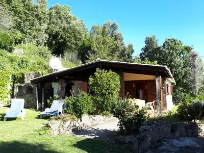 Jardin de l'établissement DISCRET, APAISANT, CALME entre MER et MONTAGNE, THERMALISME