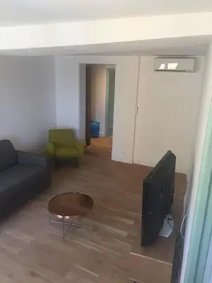 Coin salon dans l'établissement 15 rue du général carbuccia Ap