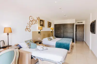 Coin salon dans l'établissement Hôtel Liberata & Spa