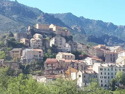 Vue générale sur la montagne ou vue sur la montagne depuis l'appartement