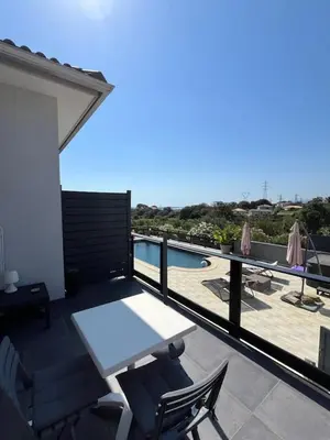 Piscine de l'établissement Au bien être ou située à proximité