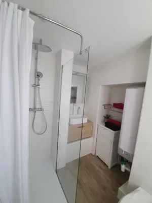 Salle de bains dans l'établissement U STUDIU 7 rue Notre Dame