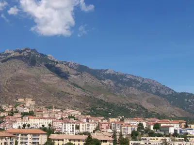 Vue générale sur la montagne ou vue sur la montagne depuis l'appart'hôtel