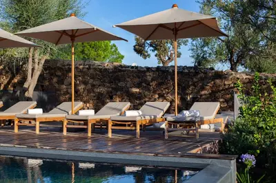 Piscine de l'établissement Hôtel Restaurant Villa Joséphine ou située à proximité