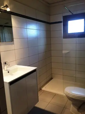 Salle de bains dans l'établissement Vacancorse Maison U Canale