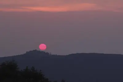 Lever ou coucher de soleil vu de la maison de vacances ou à proximité