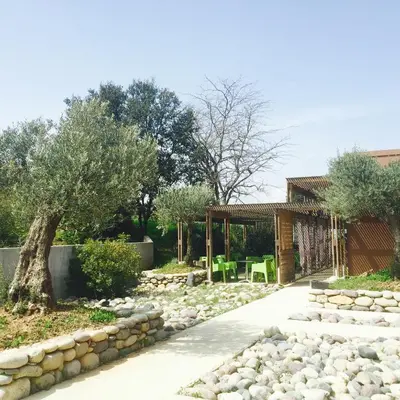 Jardin de l'établissement Hôtel Ascosa Aventure