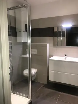Salle de bains dans l'établissement Corté Centre Corse