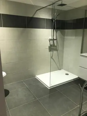 Salle de bains dans l'établissement Corté Centre Corse