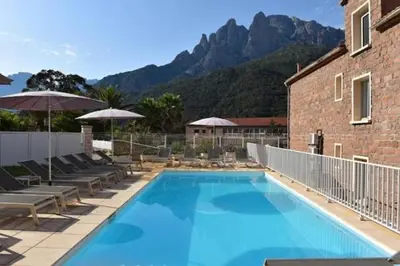 Vue générale sur la montagne ou vue sur la montagne depuis l'appart'hôtel