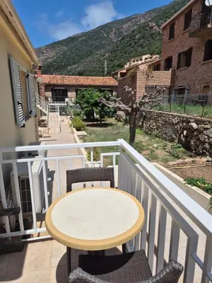 Vue générale sur la montagne ou vue sur la montagne depuis l'appart'hôtel