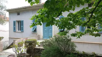 Jardin de l'établissement Casa A Rota Chambres d'Hôtes dans une maison d'Américains