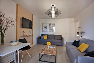 Coin salon dans l'établissement Offre Spécial Bastia Proche Centre Parking