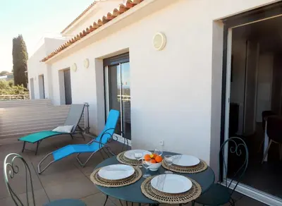 Balcon ou terrasse dans l'établissement Corsica Résidence Galitello