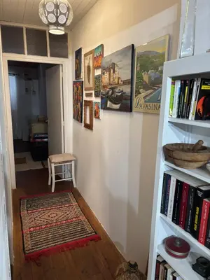 Bibliothèque dans la maison de vacances