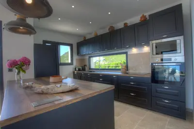 Cuisine ou kitchenette dans l'établissement Villa A Luna