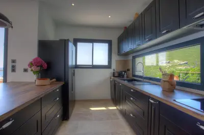 Cuisine ou kitchenette dans l'établissement Villa A Luna