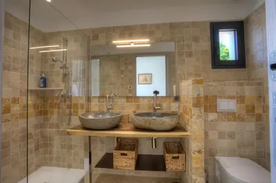Salle de bains dans l'établissement Villa A Luna
