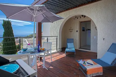 Balcon ou terrasse dans l'établissement vita nova