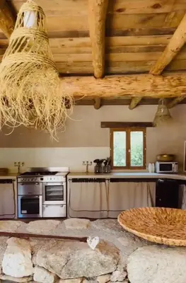 Cuisine ou kitchenette dans l'établissement Résidence de Luxe 4 étoiles à Pietralba, 4 logements piscine chauffée BALAGNE