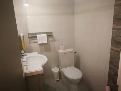 Salle de bains dans l'établissement Levolle Marine