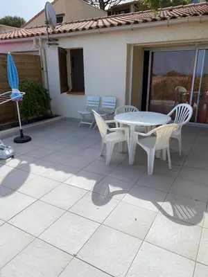 Balcon ou terrasse dans l'établissement Location 5 personnes Sant Ambroggio Cocody village