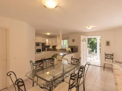 Cuisine ou kitchenette dans l'établissement Villa in Moriani-Plage near Sandy Beach