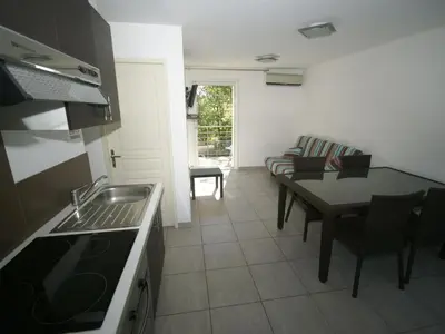 Cuisine ou kitchenette dans l'établissement Apartment in Moriani-Plage near the Beach