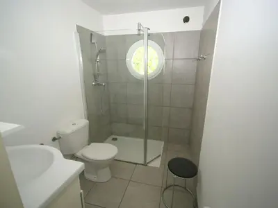 Salle de bains dans l'établissement Holiday Home in Moriani-Plage near Beach