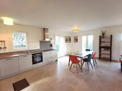 Cuisine ou kitchenette dans l'établissement Domaine A Mortella T3