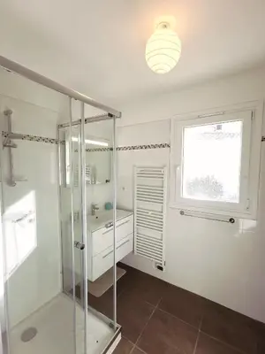 Salle de bains dans l'établissement Domaine A Mortella T3