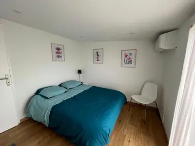 Un ou plusieurs lits dans un hébergement de l'établissement Mini villa au bord de la mer, proche Moriani (Corse)