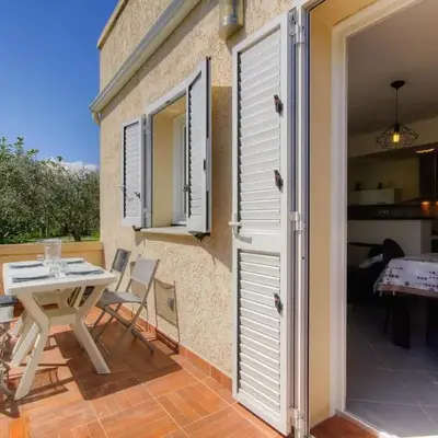 Appartement moderne avec vue sur montagne à Taglio-Isolaccio