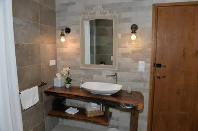 Salle de bains dans l'établissement LA SOURCE 4 chambres