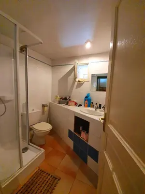 Salle de bains dans l'établissement maisonnette dans un cadre exceptionnel entre mer et montagne