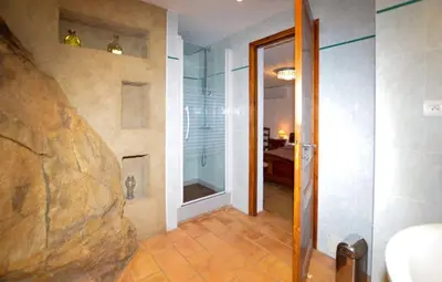 Salle de bains dans l'établissement Villa Ascopa